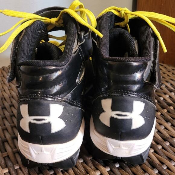 Under Armour Men Armourbound Football Cleats Size 8.5 Black Neon Yellow High Top - Picture 4 of 9